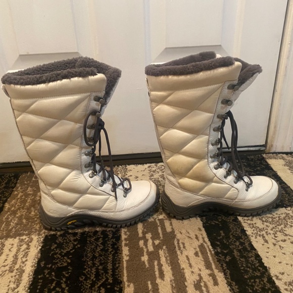 Women's UGG boots size 6.5 - Picture 3 of 6